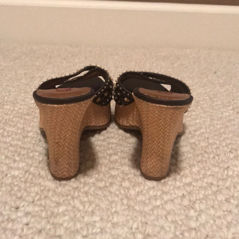 Hot Kiss Sandals - Picture 3 of 4